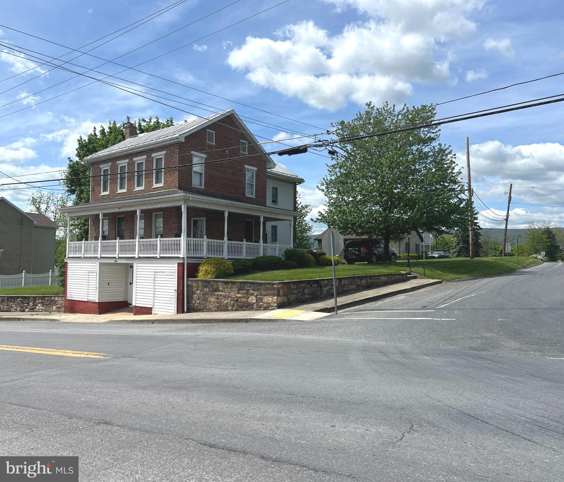 201 W MAIN STREET