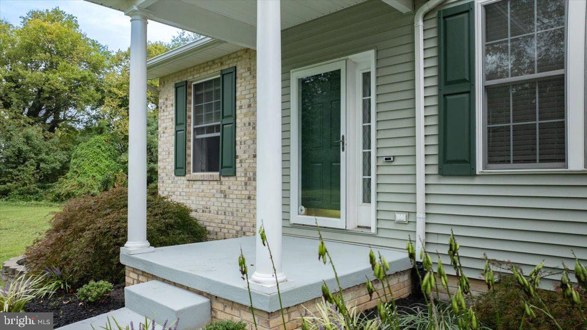 41 PLYMOUTH LANE