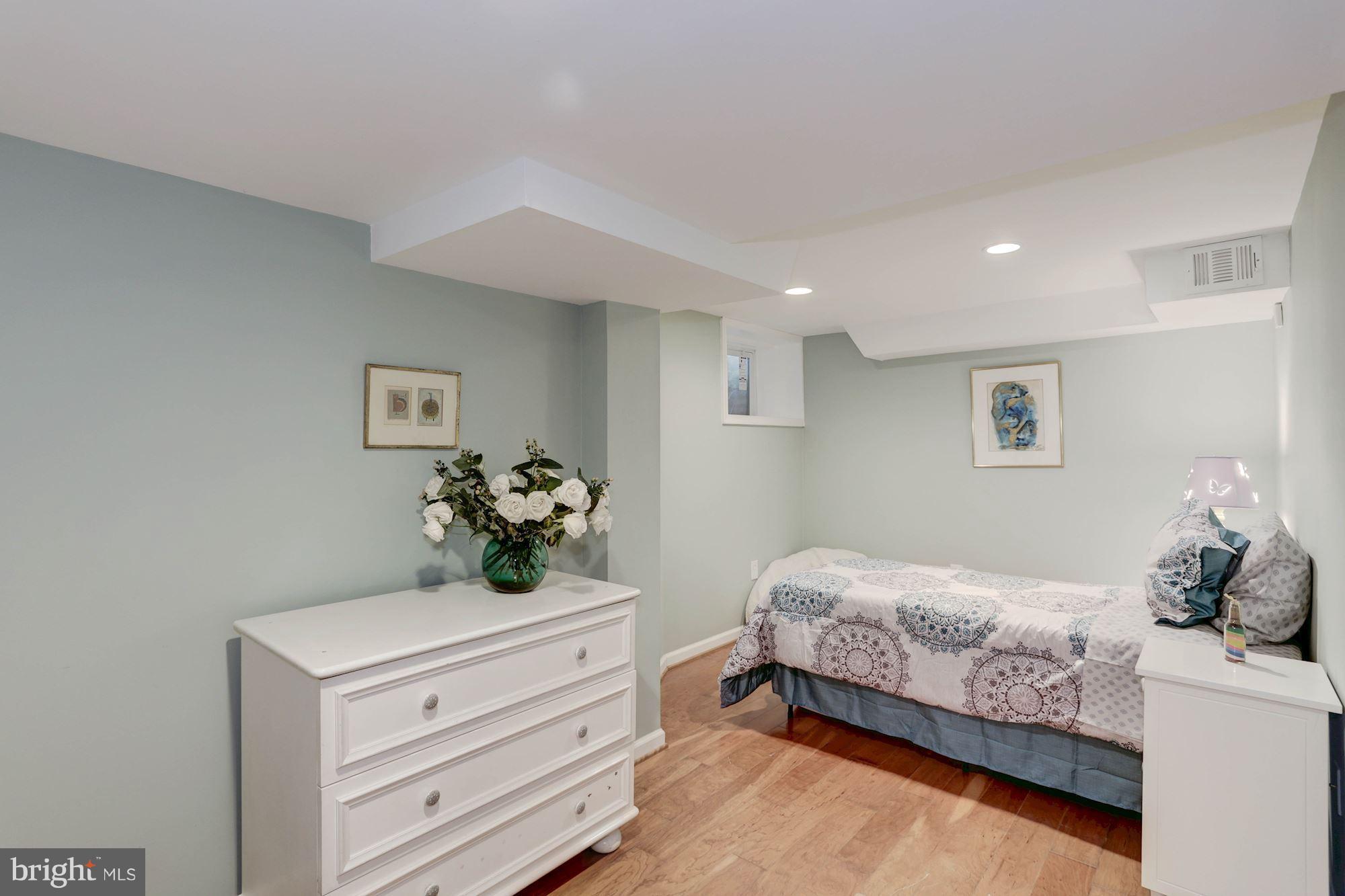 SPRING VALLEY - Residential