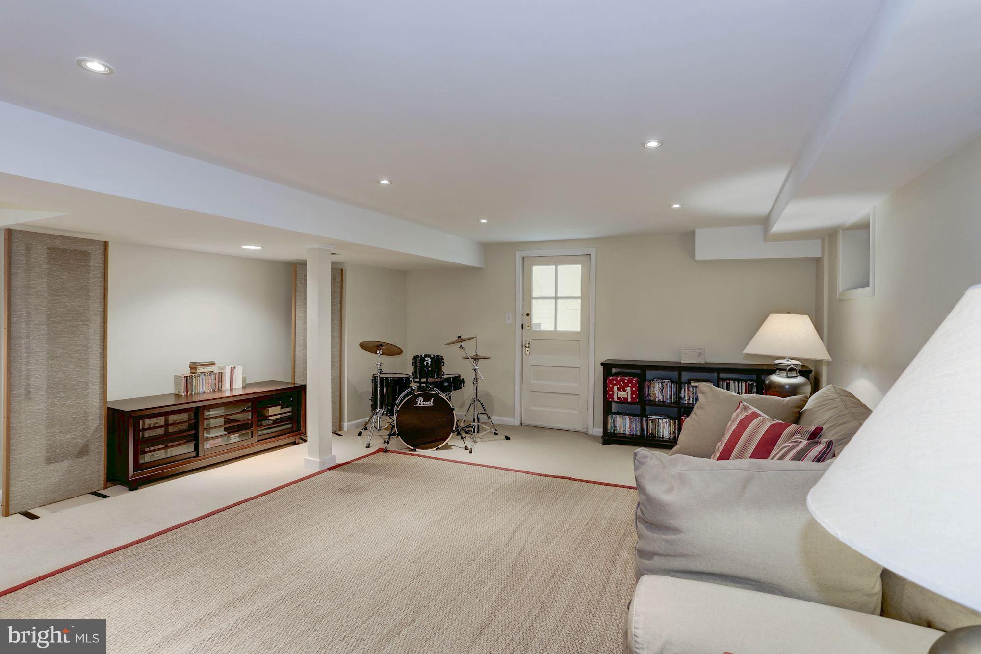 SPRING VALLEY - Residential