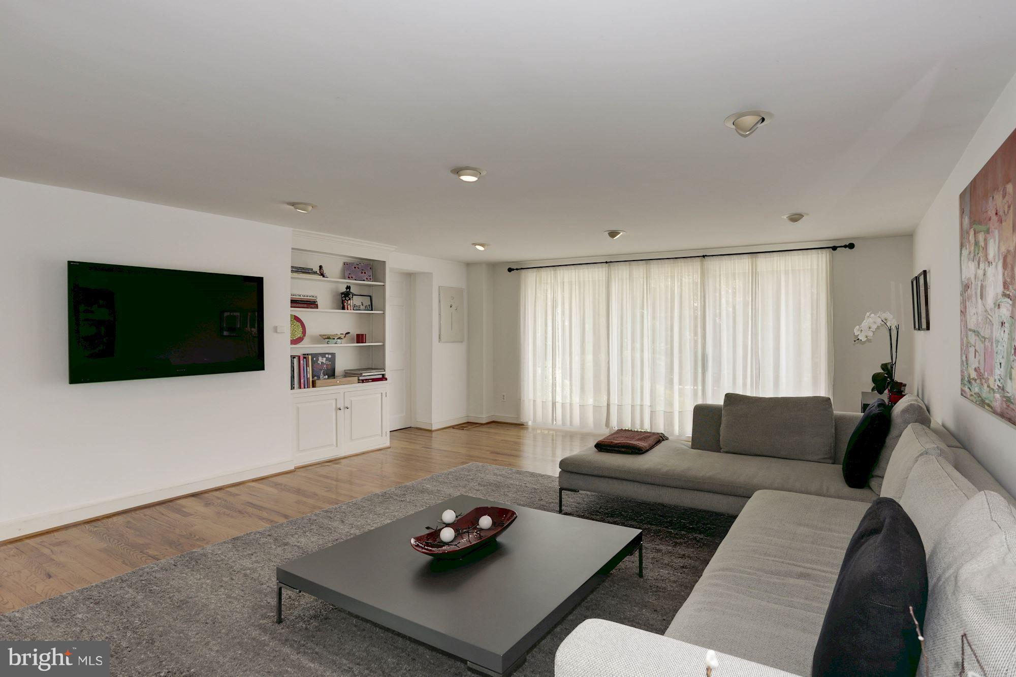 SPRING VALLEY - Residential