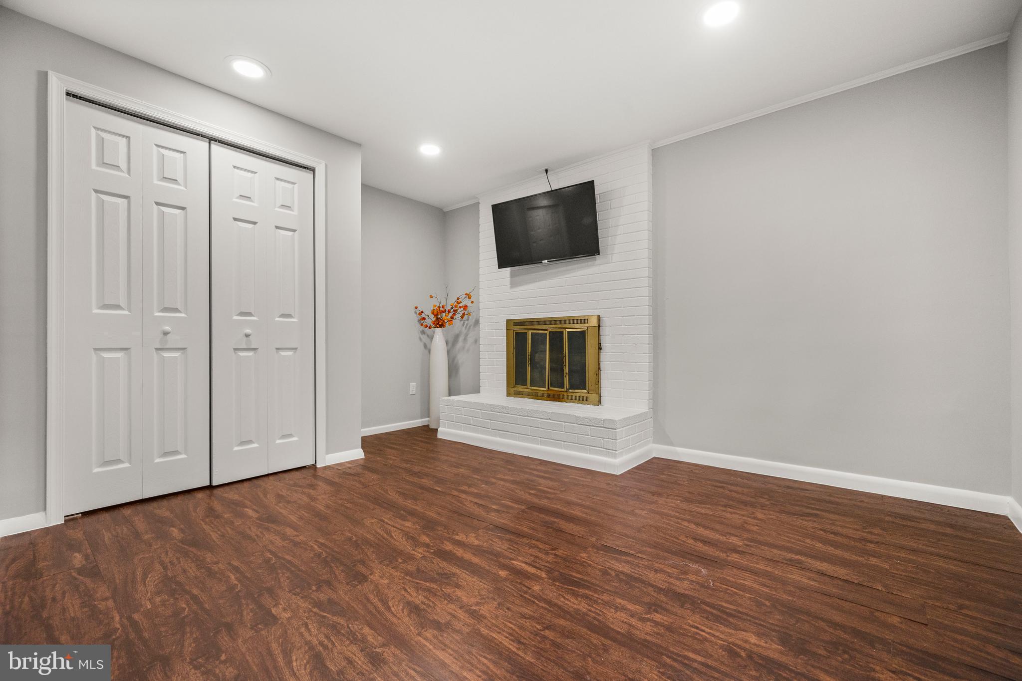 HUNTING RIDGE - Residential