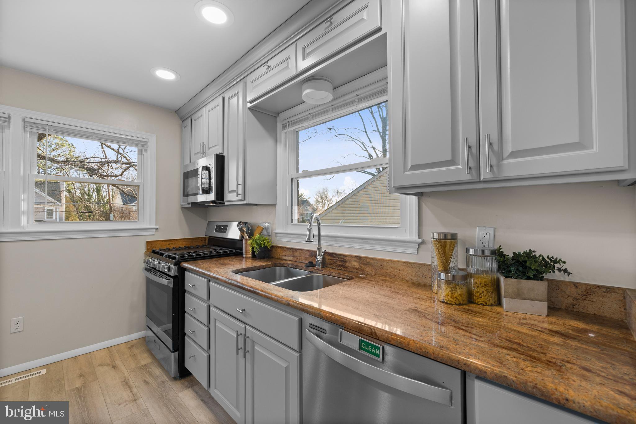 HUNTING RIDGE - Residential