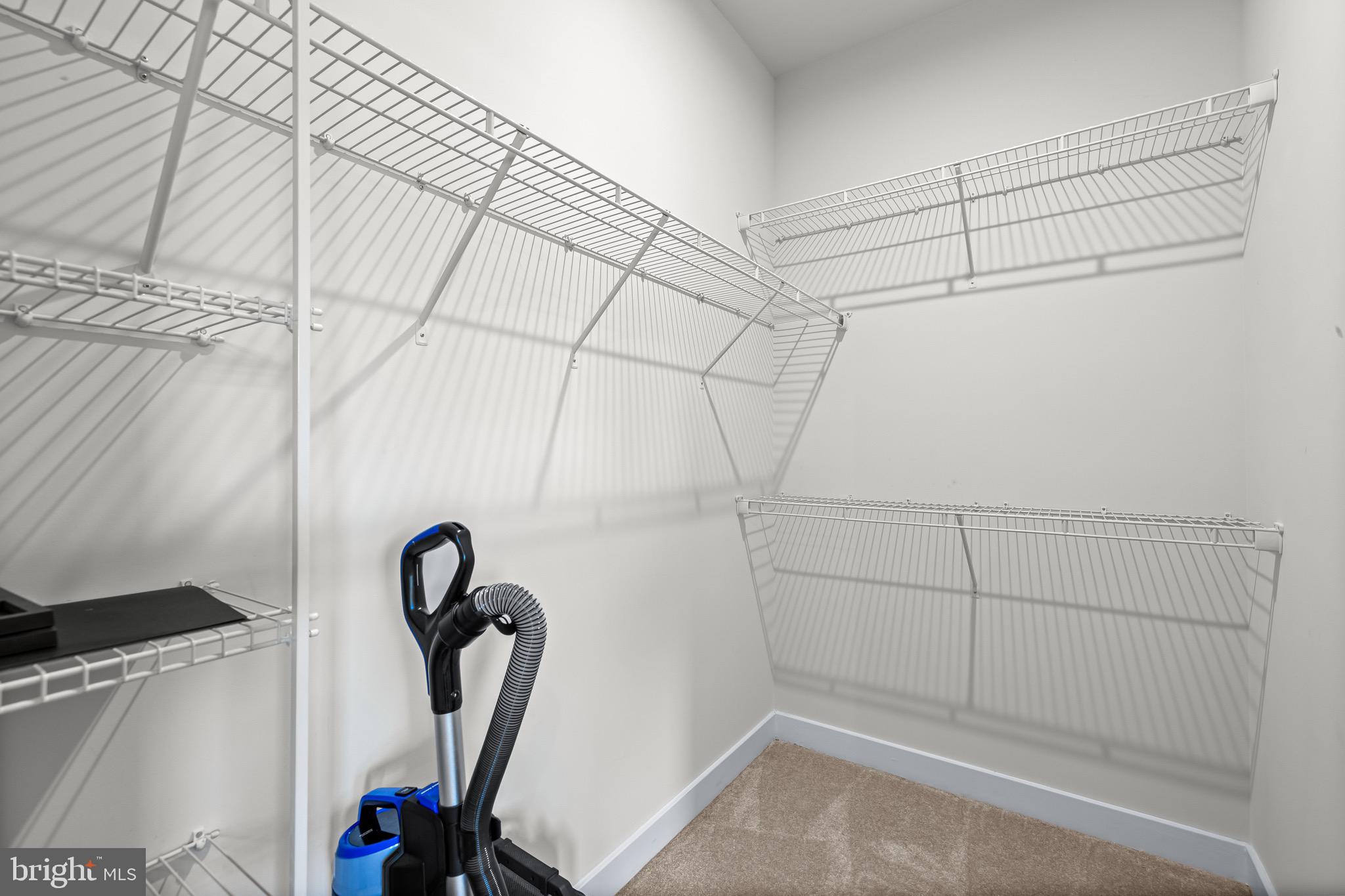 JAMES RUN TOWNHOMES - Residential Lease