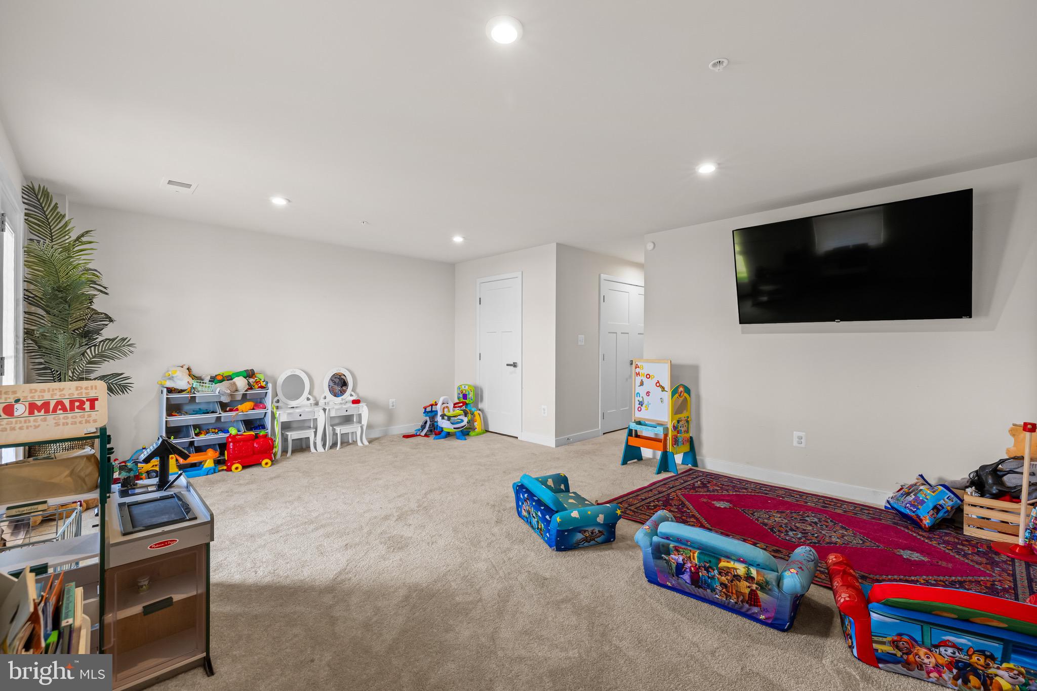 JAMES RUN TOWNHOMES - Residential Lease