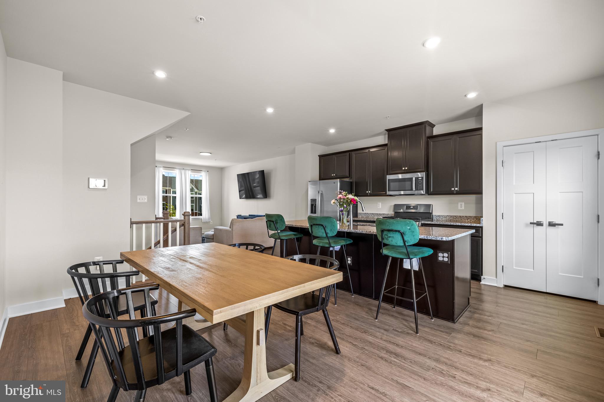 JAMES RUN TOWNHOMES - Residential Lease