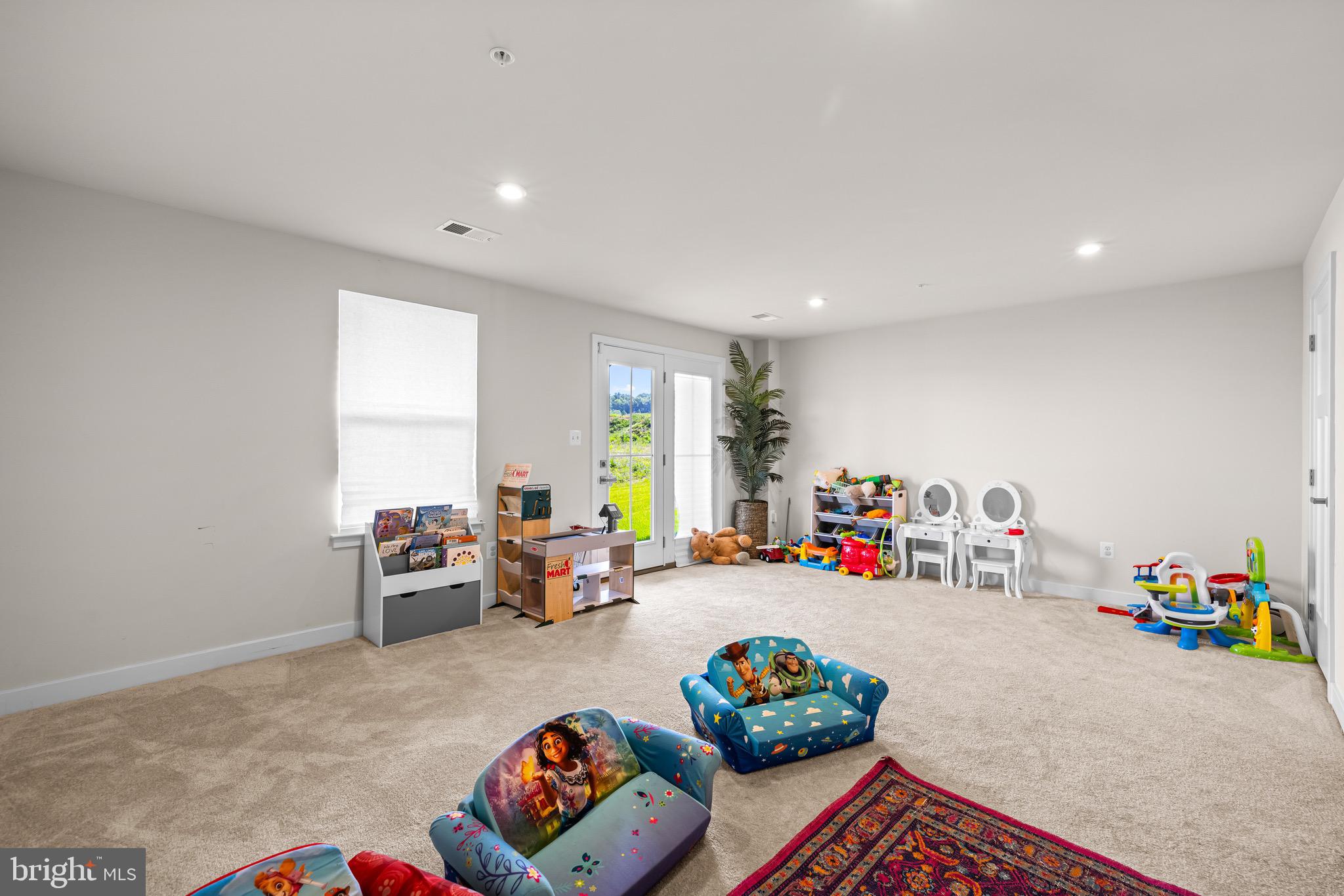 JAMES RUN TOWNHOMES - Residential Lease