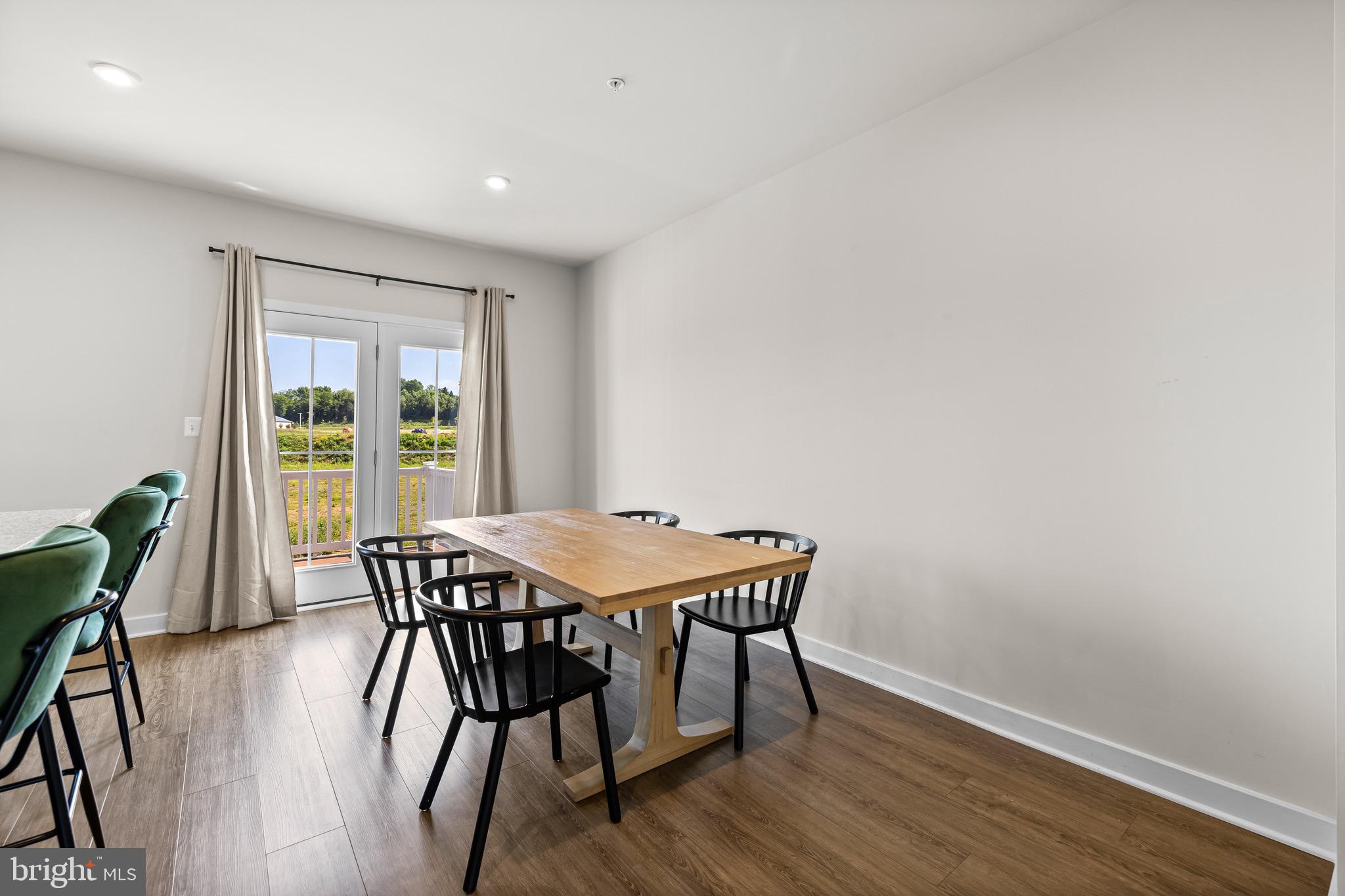 JAMES RUN TOWNHOMES - Residential Lease