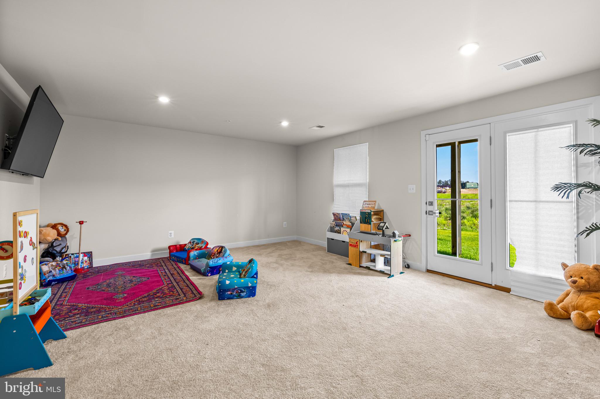 JAMES RUN TOWNHOMES - Residential Lease