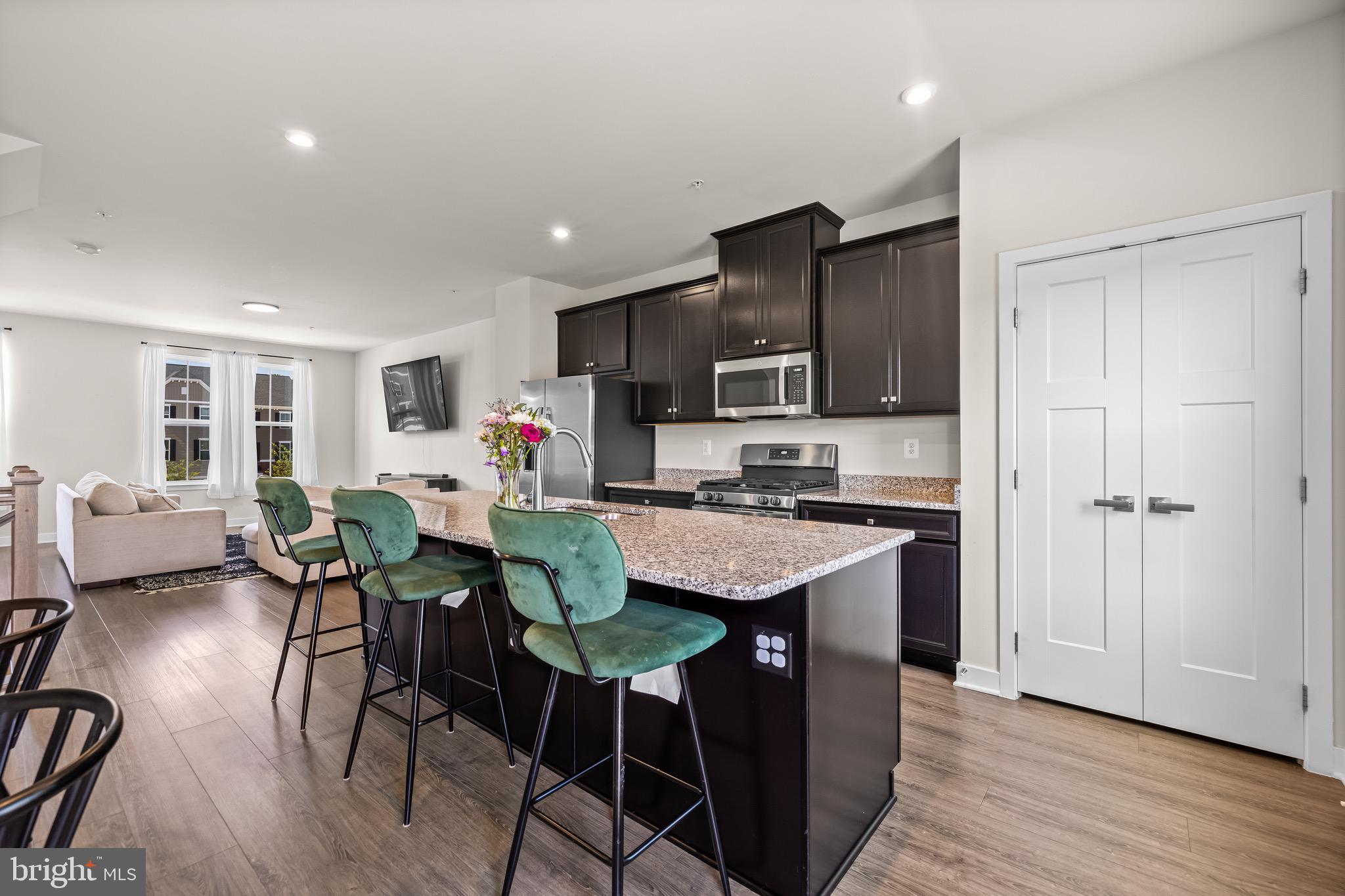 JAMES RUN TOWNHOMES - Residential Lease