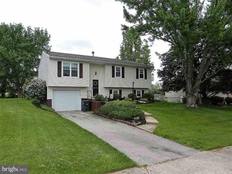 Very well-maintained home in quiet neighborhood.  Convenient to all Dover schools.  One of the largest lots in the neighborhood.  Most rooms have new flooring & paint.  Nice 12x12 garden in large back yard.