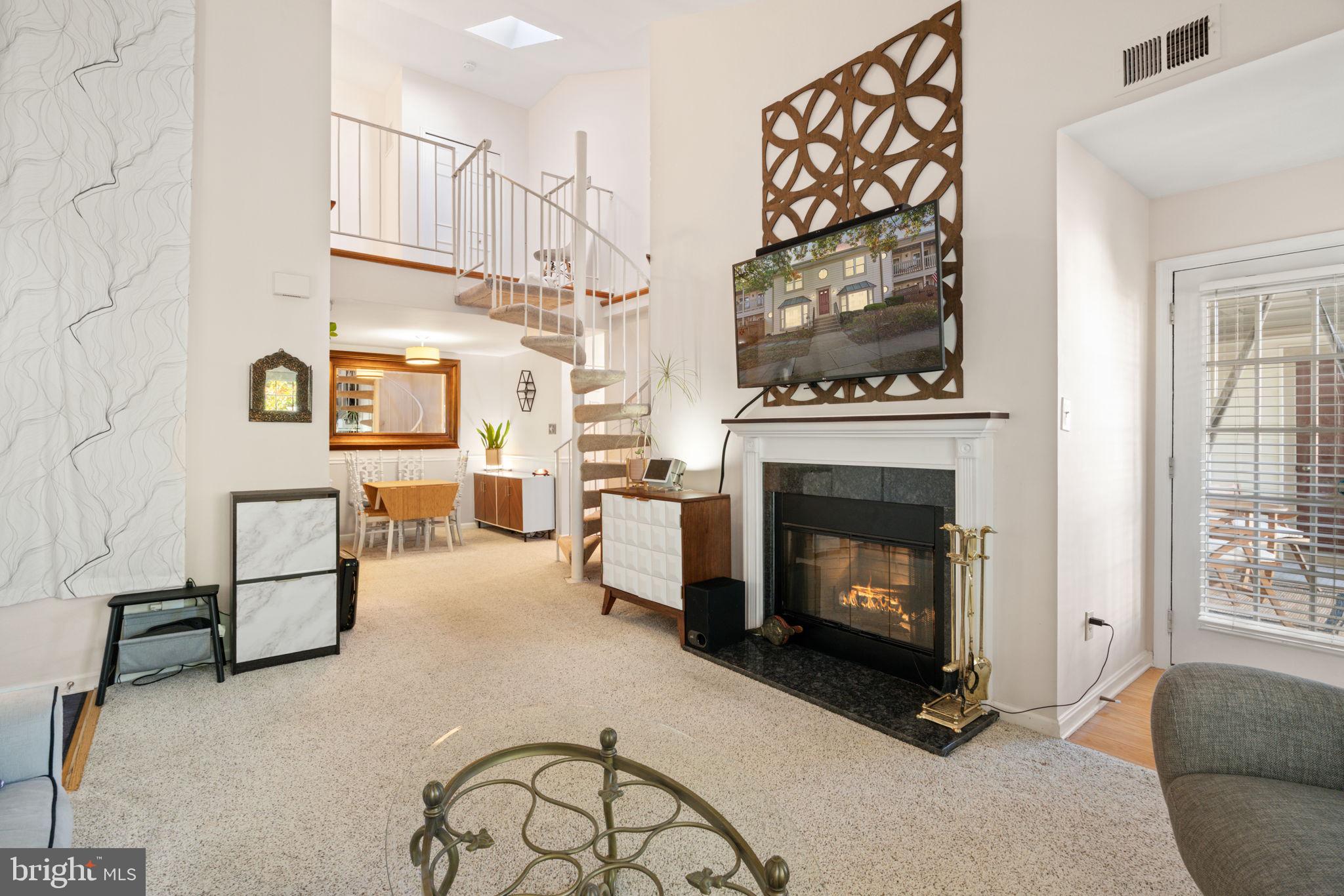 6111 ESSEX HOUSE SQUARE B