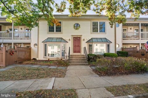 6111 ESSEX HOUSE SQUARE B B ALEXANDRIA VA 22310
