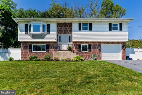 Homes For Sale - 5242 Terrace Road<br/> Cumberland County, MECHANICSBURG, PA 17050