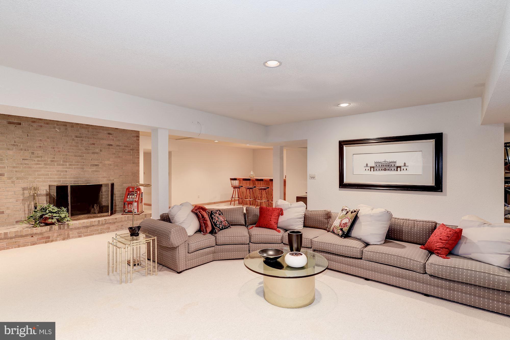 LAKE POTOMAC - Residential