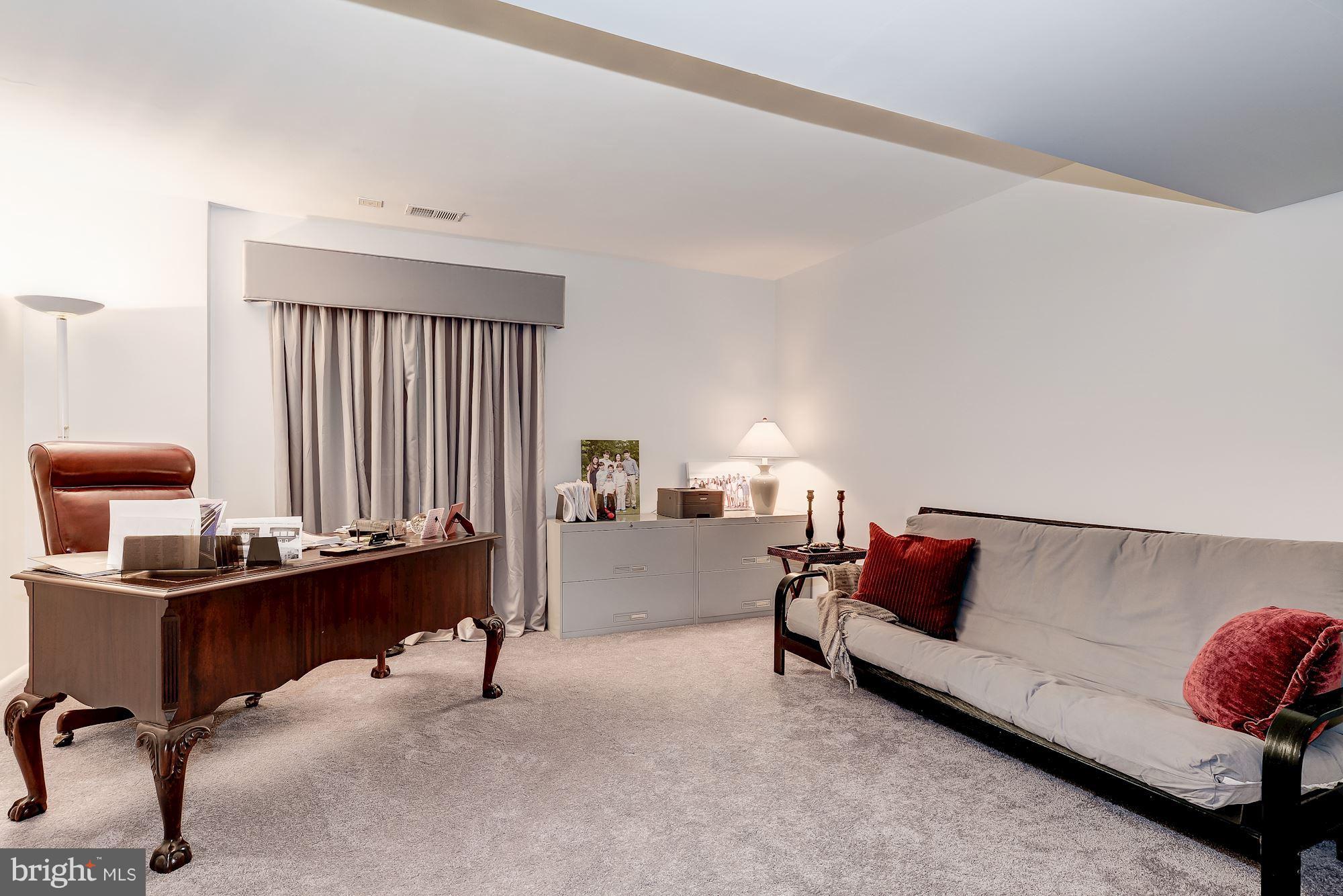 LAKE POTOMAC - Residential