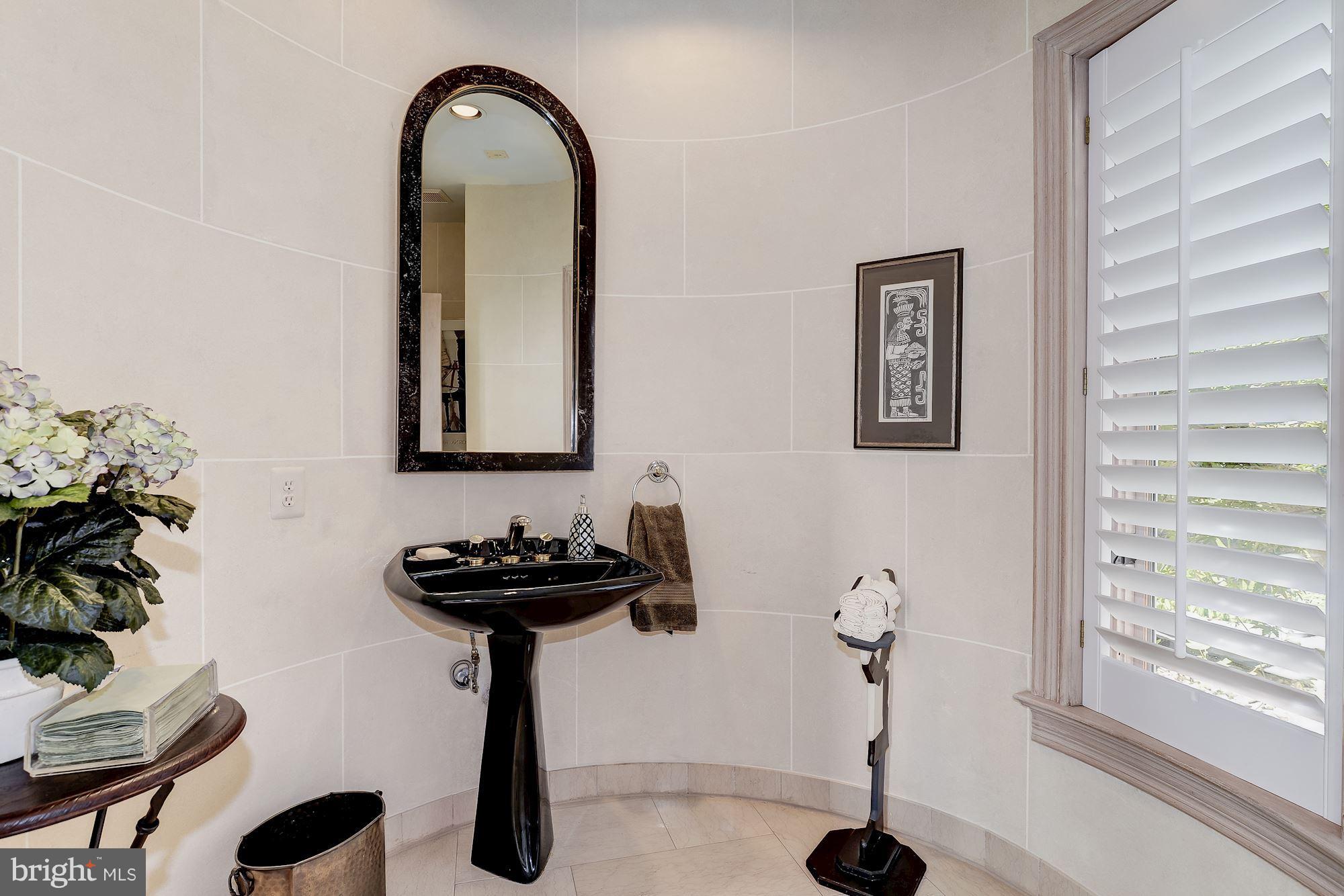 LAKE POTOMAC - Residential