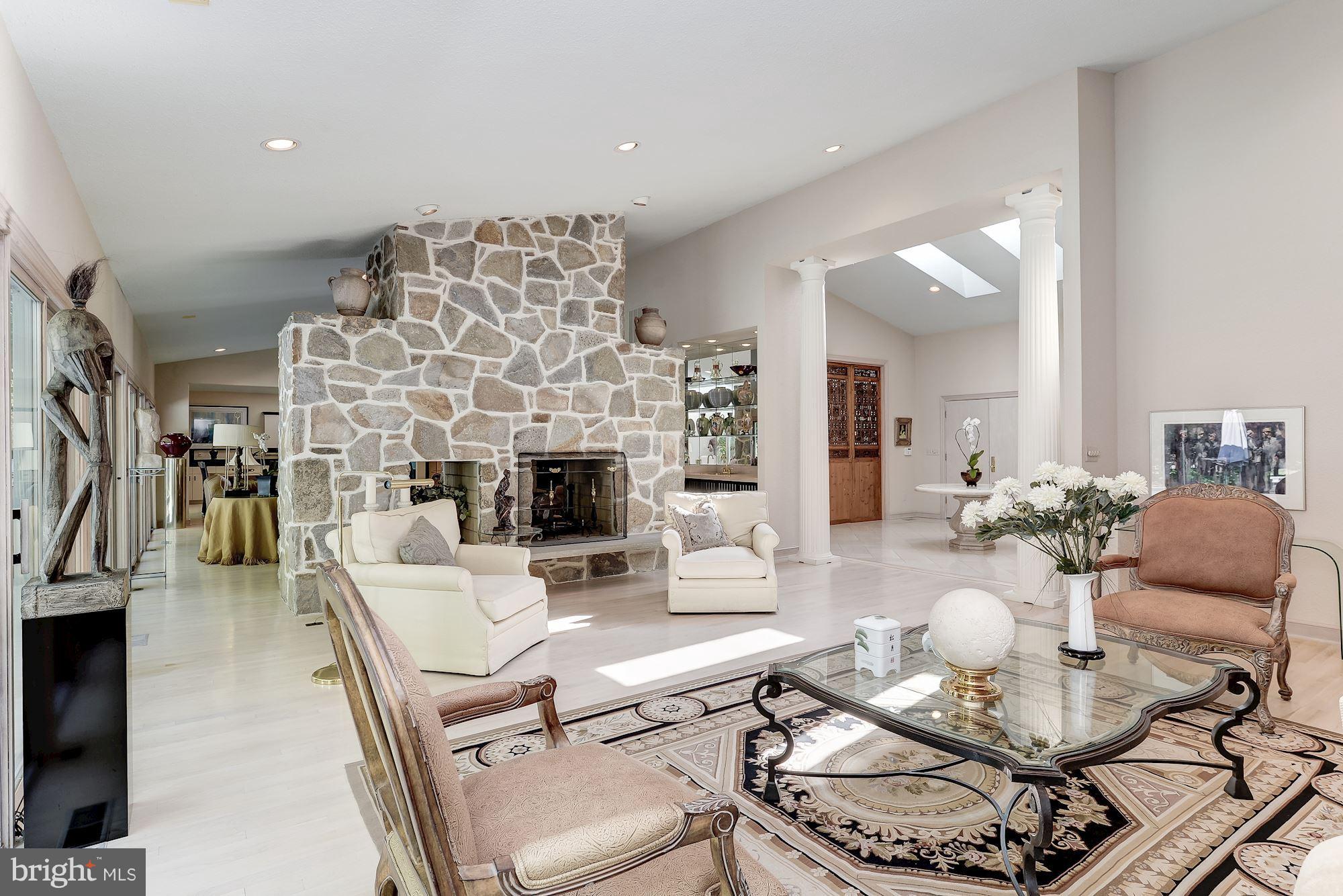 LAKE POTOMAC - Residential