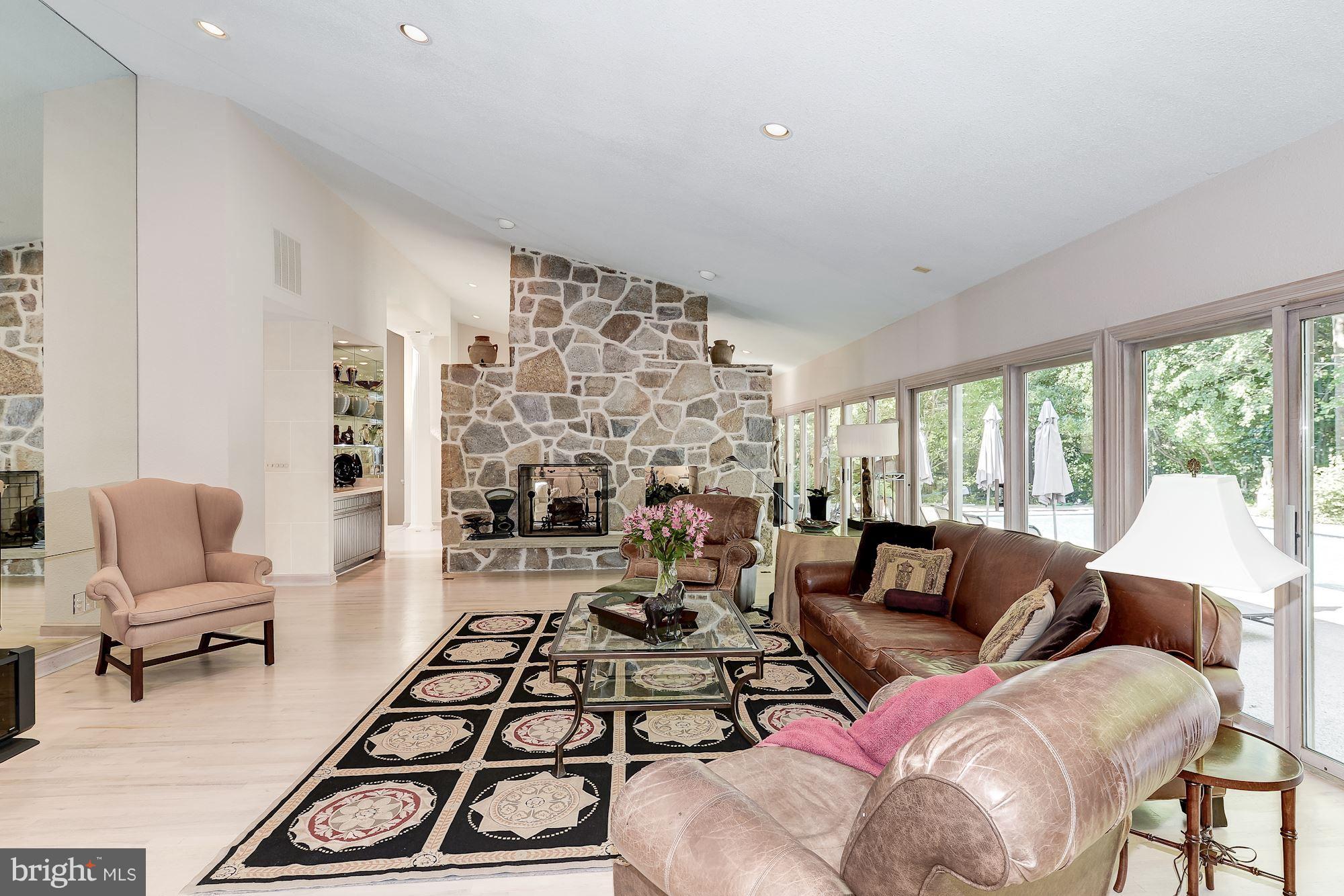 LAKE POTOMAC - Residential