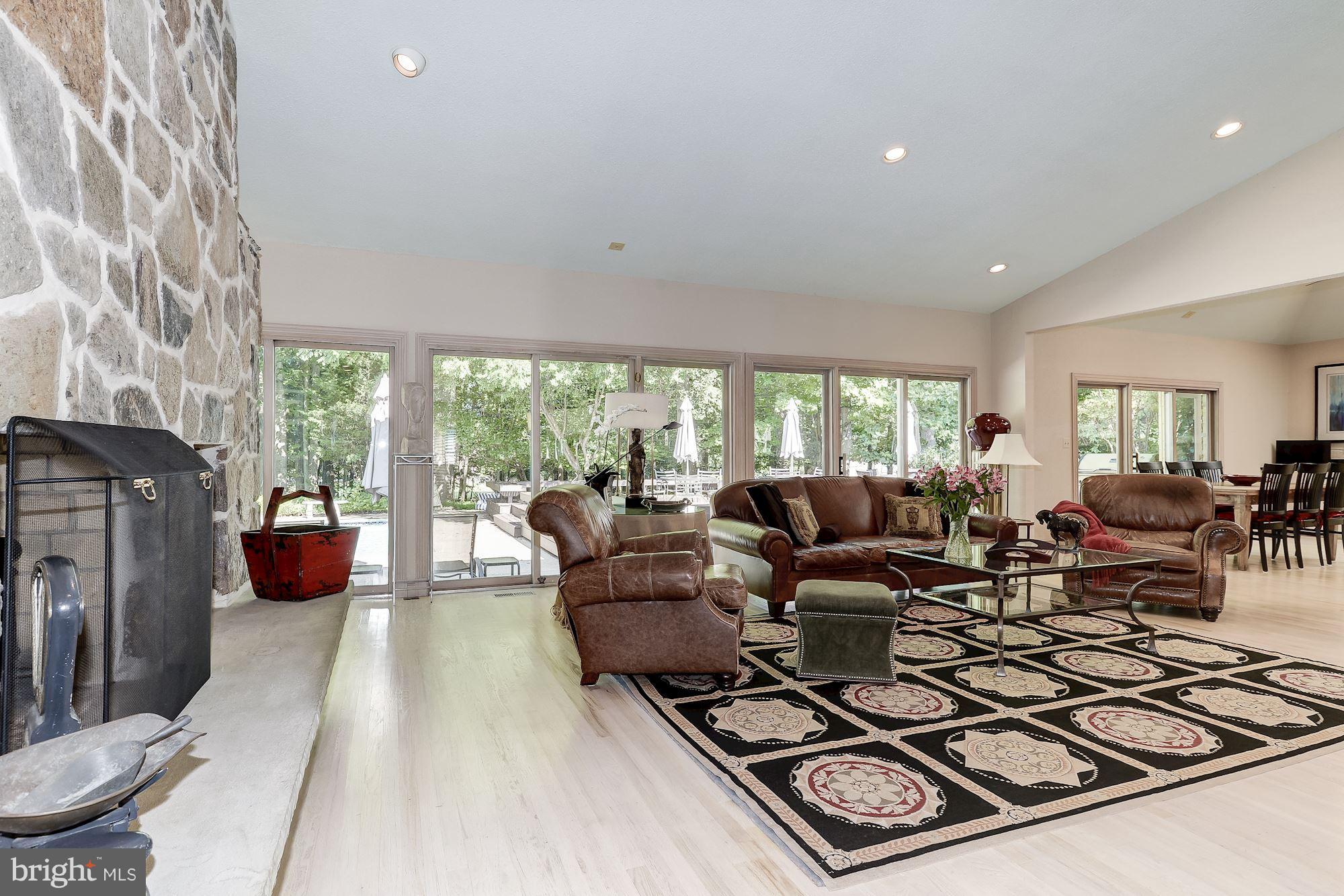 LAKE POTOMAC - Residential