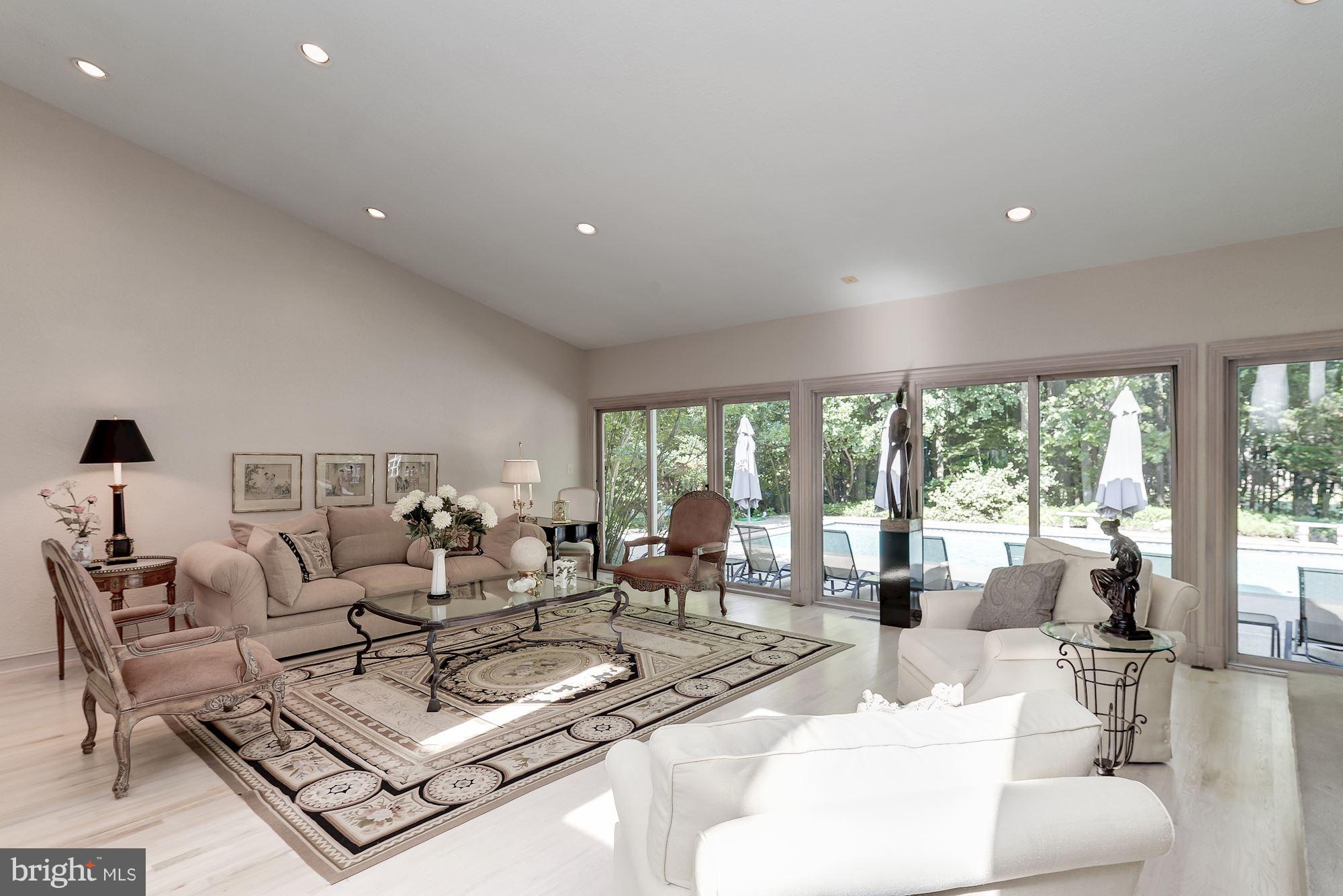 LAKE POTOMAC - Residential