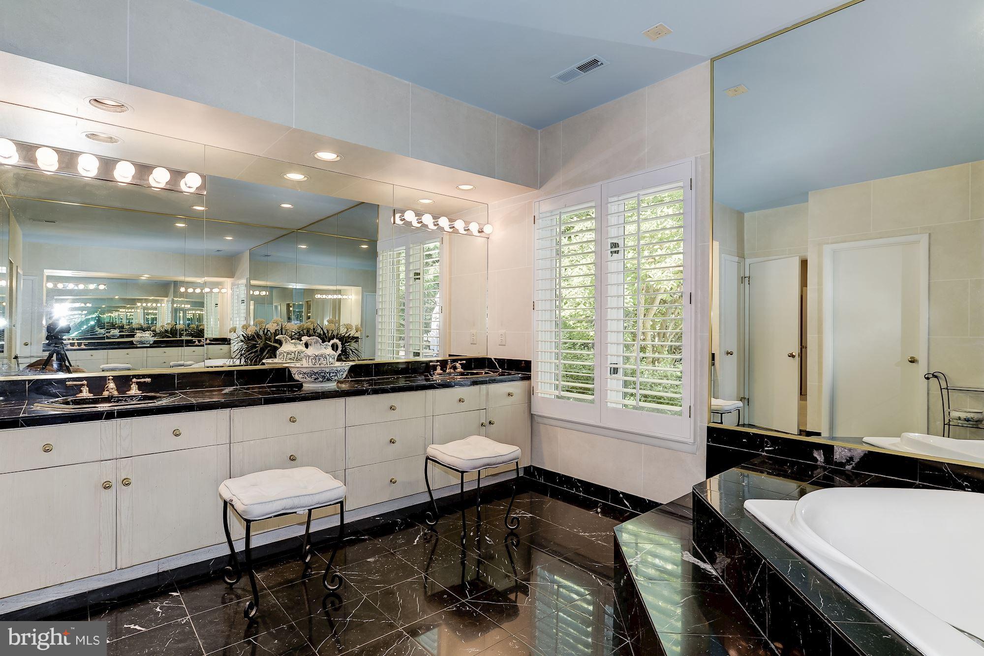 LAKE POTOMAC - Residential