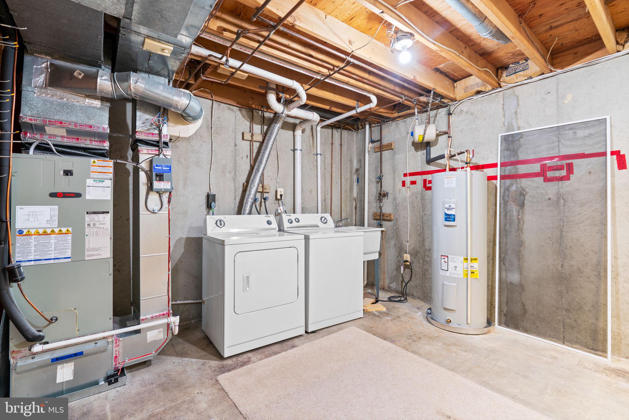 TOLL HOUSE - Residential Lease