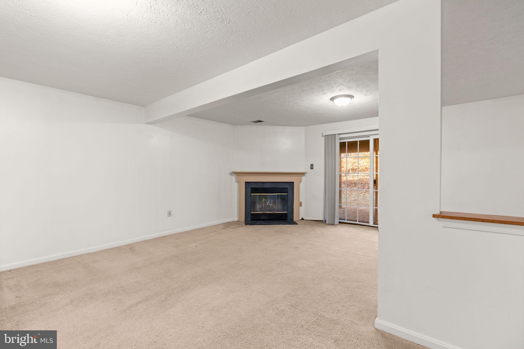 TOLL HOUSE - Residential Lease