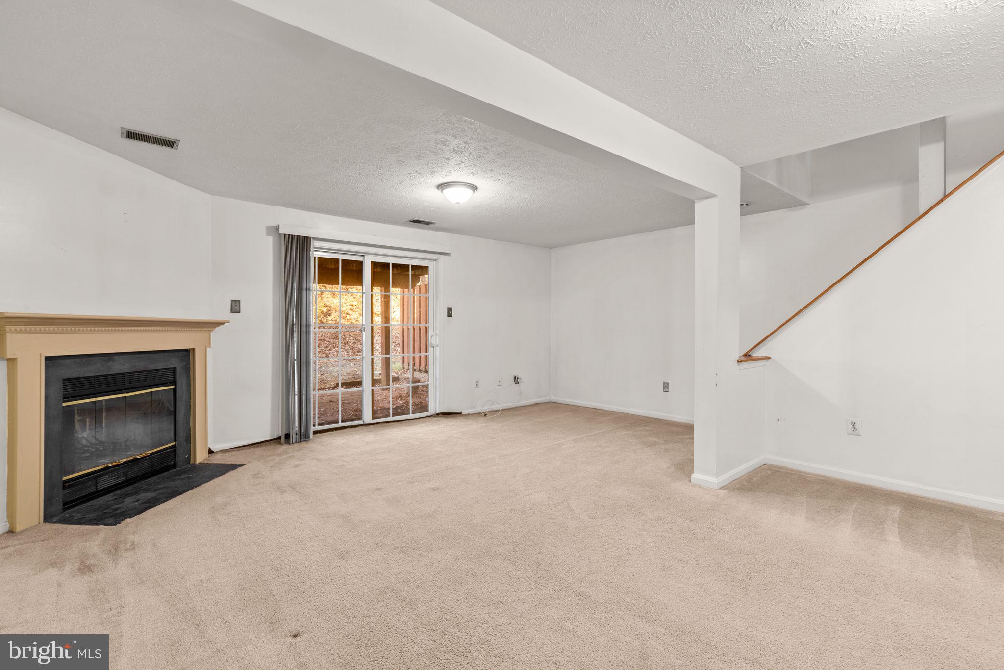 TOLL HOUSE - Residential Lease