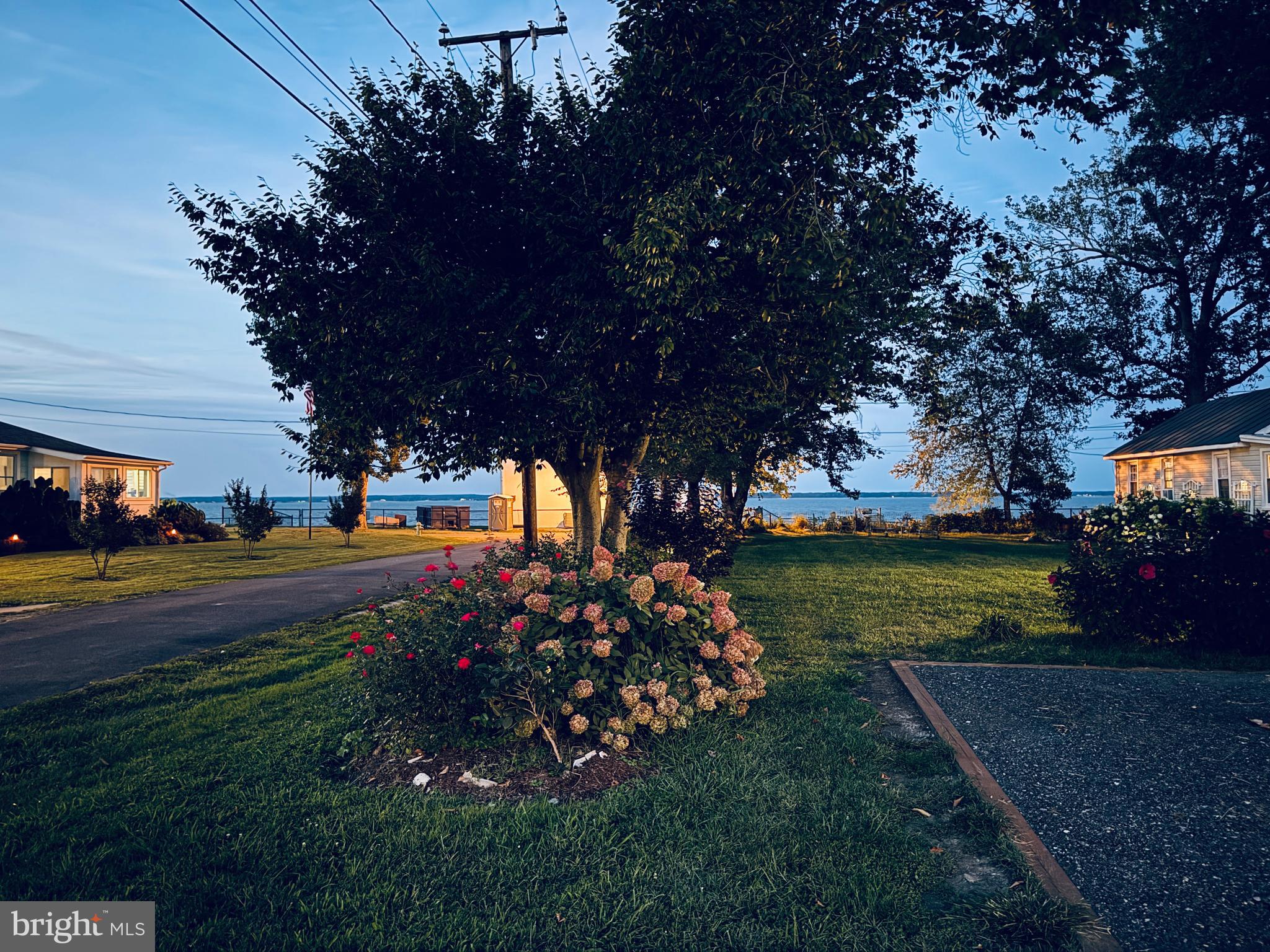 16 9TH STREET