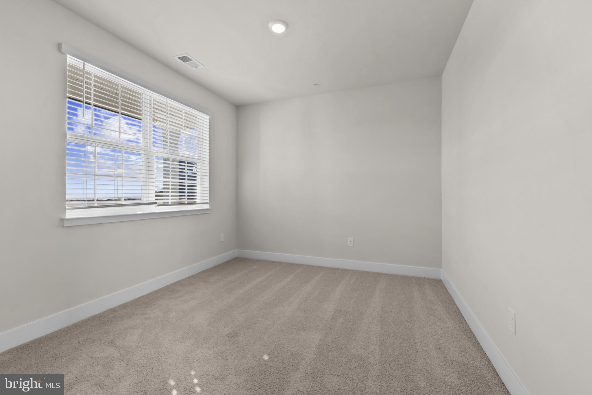 RIVERPOINTE - Residential