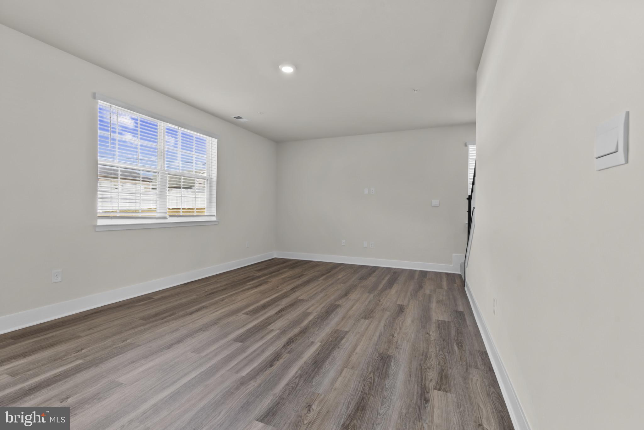 RIVERPOINTE - Residential