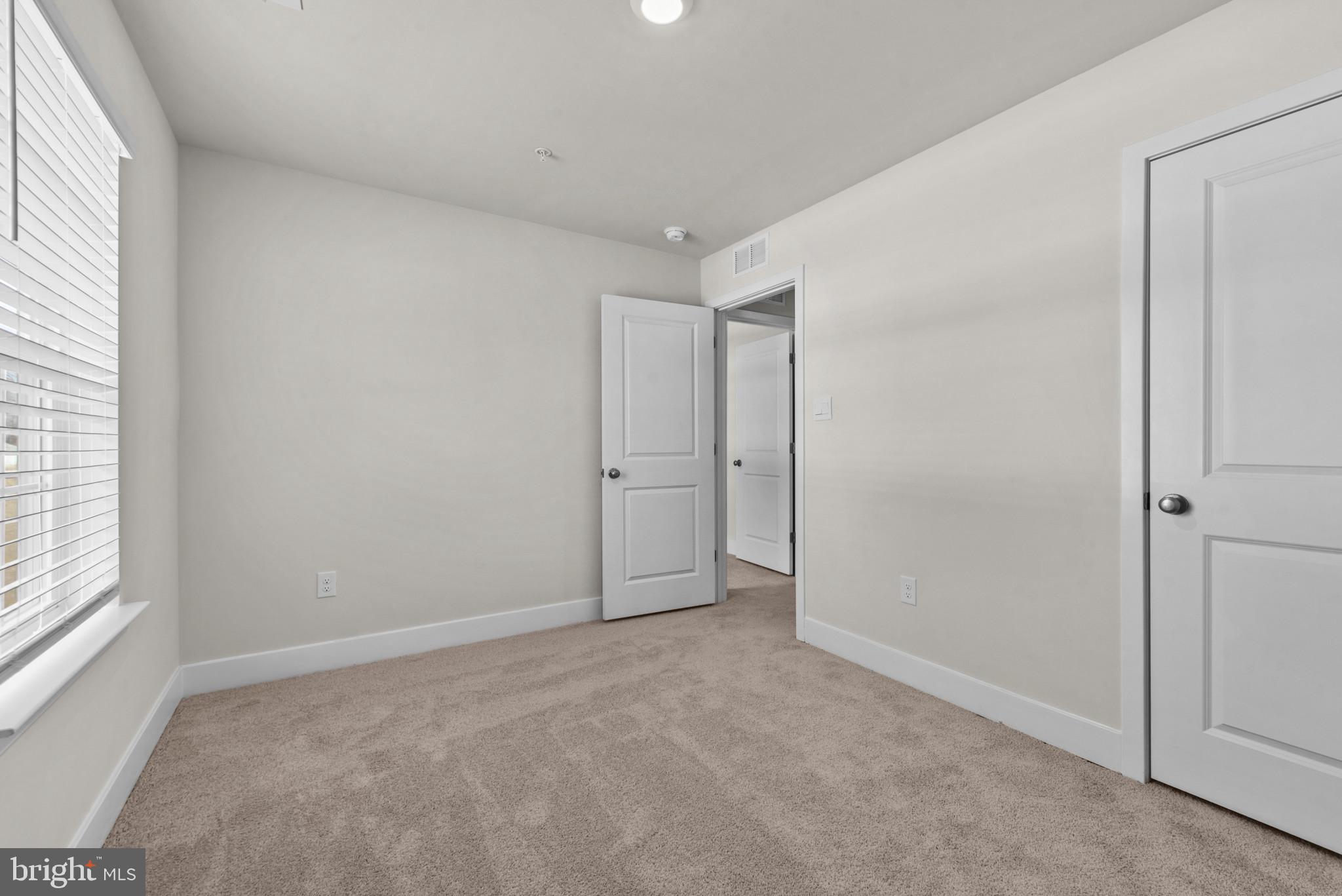 RIVERPOINTE - Residential
