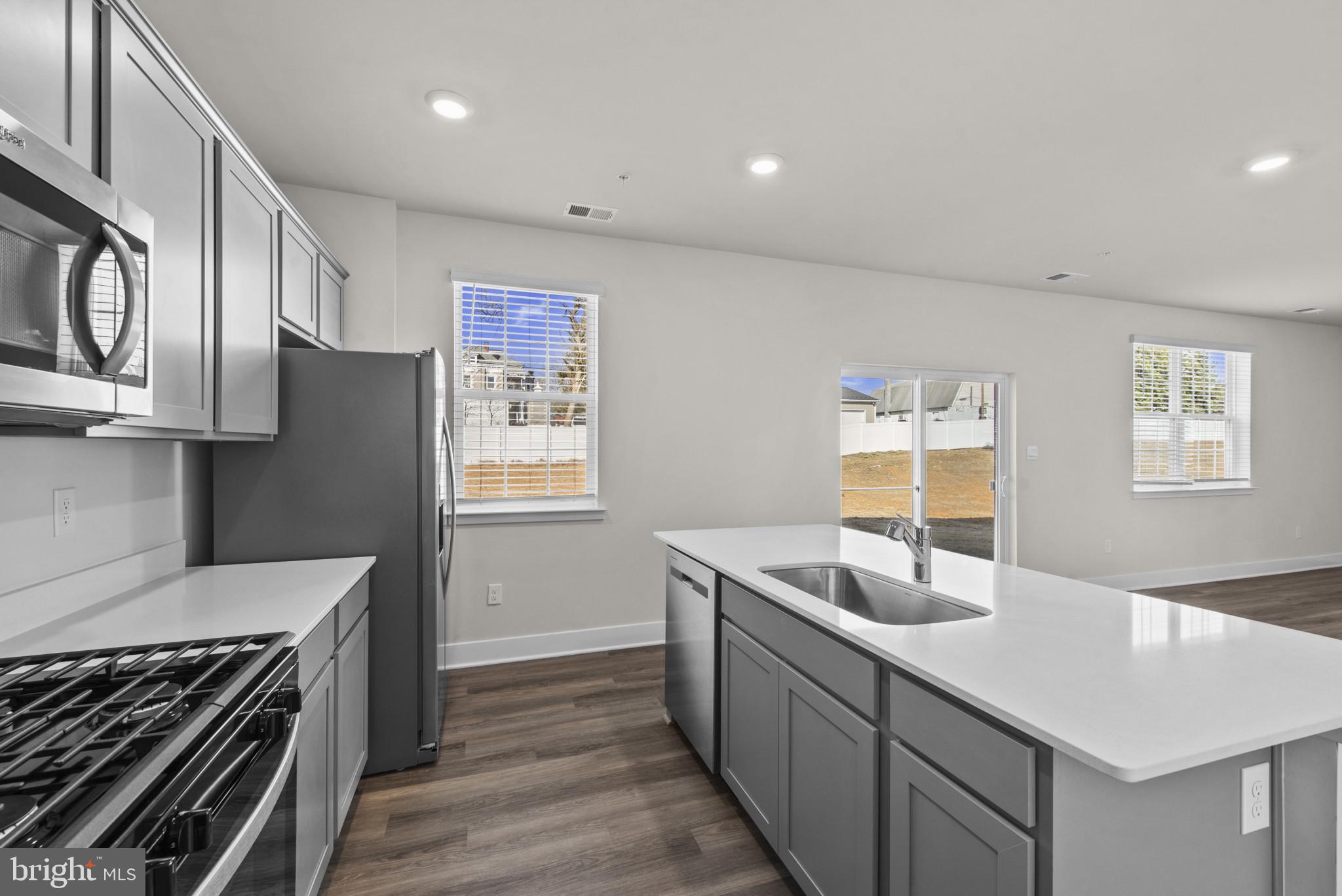 RIVERPOINTE - Residential