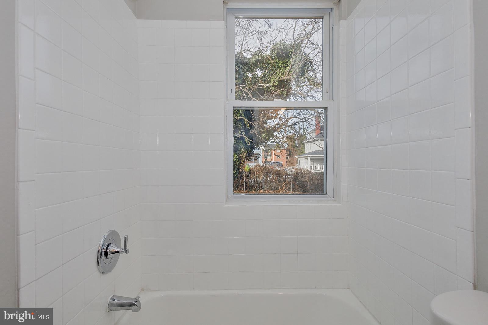 WINDSOR HILLS - Residential Lease