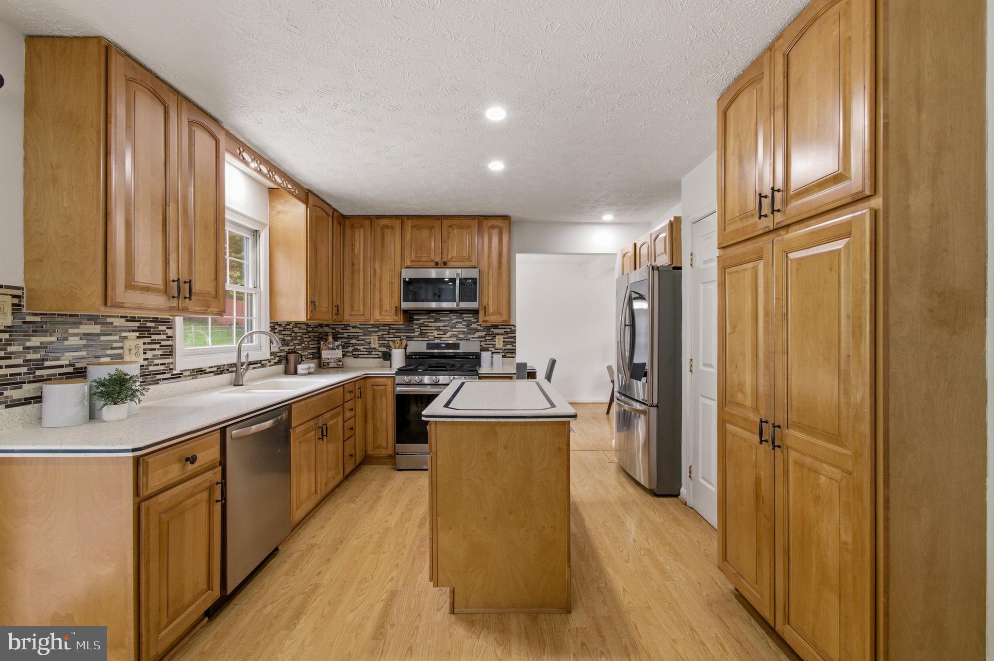 MONTGOMERY MEADOWS - Residential