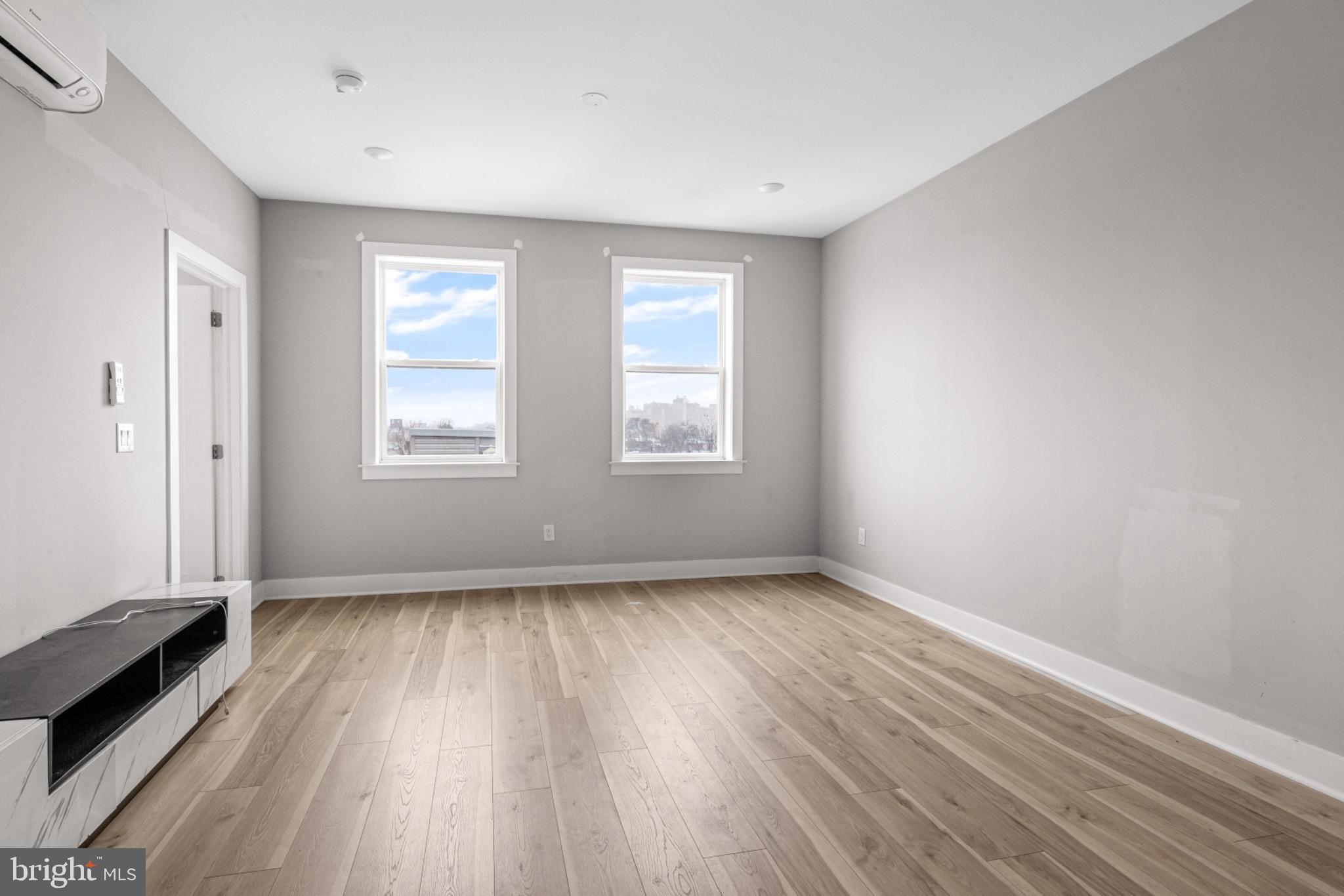 WALNUT HILL - Residential Lease