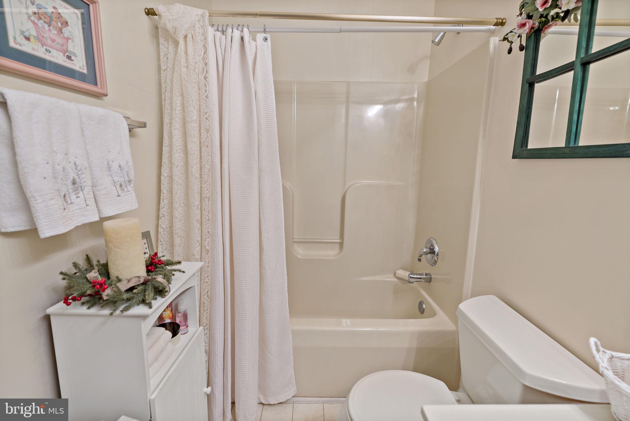 LAUREL RIDGE - Residential