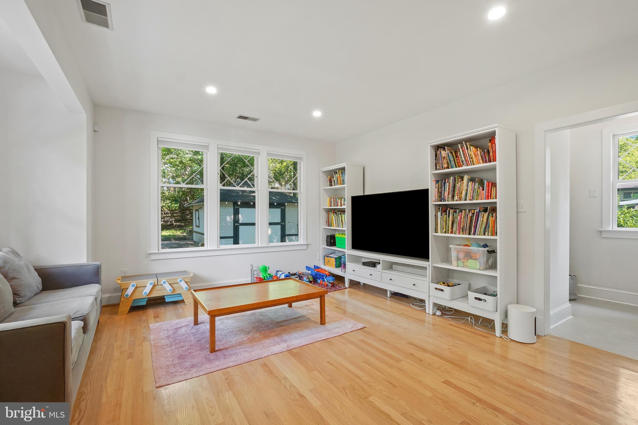 TAKOMA PARK - Residential