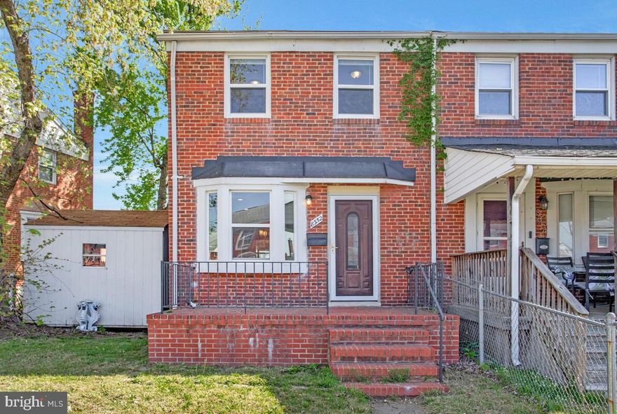 You’ll adore this all-brick, well-maintained end-unit townhome featuring 3 bedrooms and 2 full baths, stainless-steel appliances, granite countertops, recessed lighting, hardwood floors, and bay windows to allow natural sunlight to peak through. This Jewel also features a fully finished walkout basement with a storage and laundry area, a large front and back porch for entertaining, and backs to the beautiful Chink Creek for quiet enjoyment. This beauty is located within walking distance to shopping, dining and schools. 
*Some photos are virtually staged to show potential.