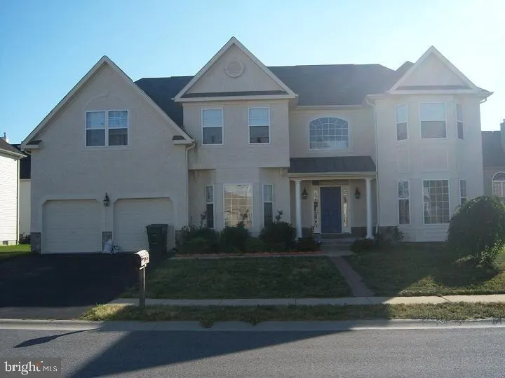 12 Latour Lane, Newark, DE 19702