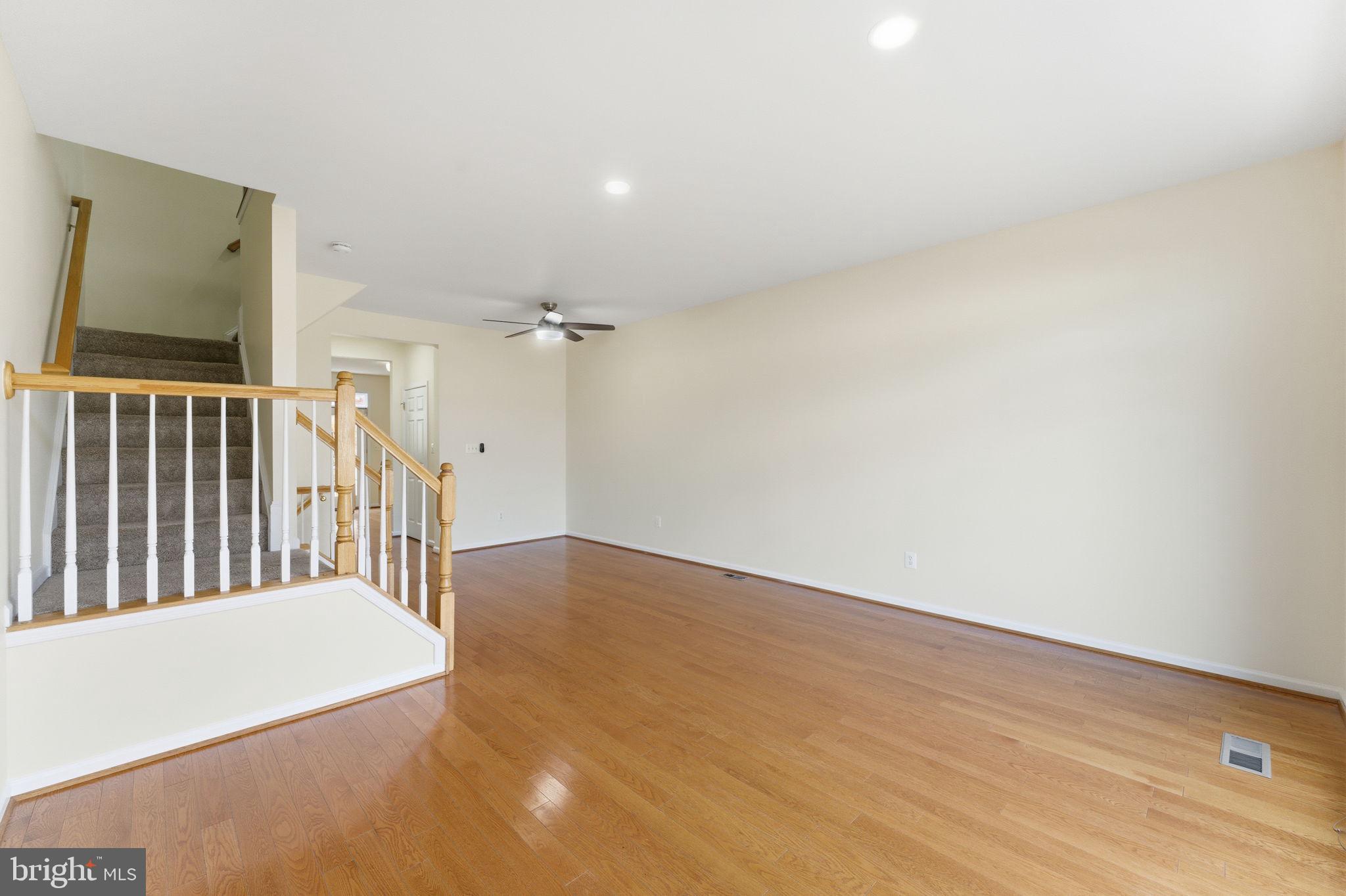 SOUTH RIDING - Residential