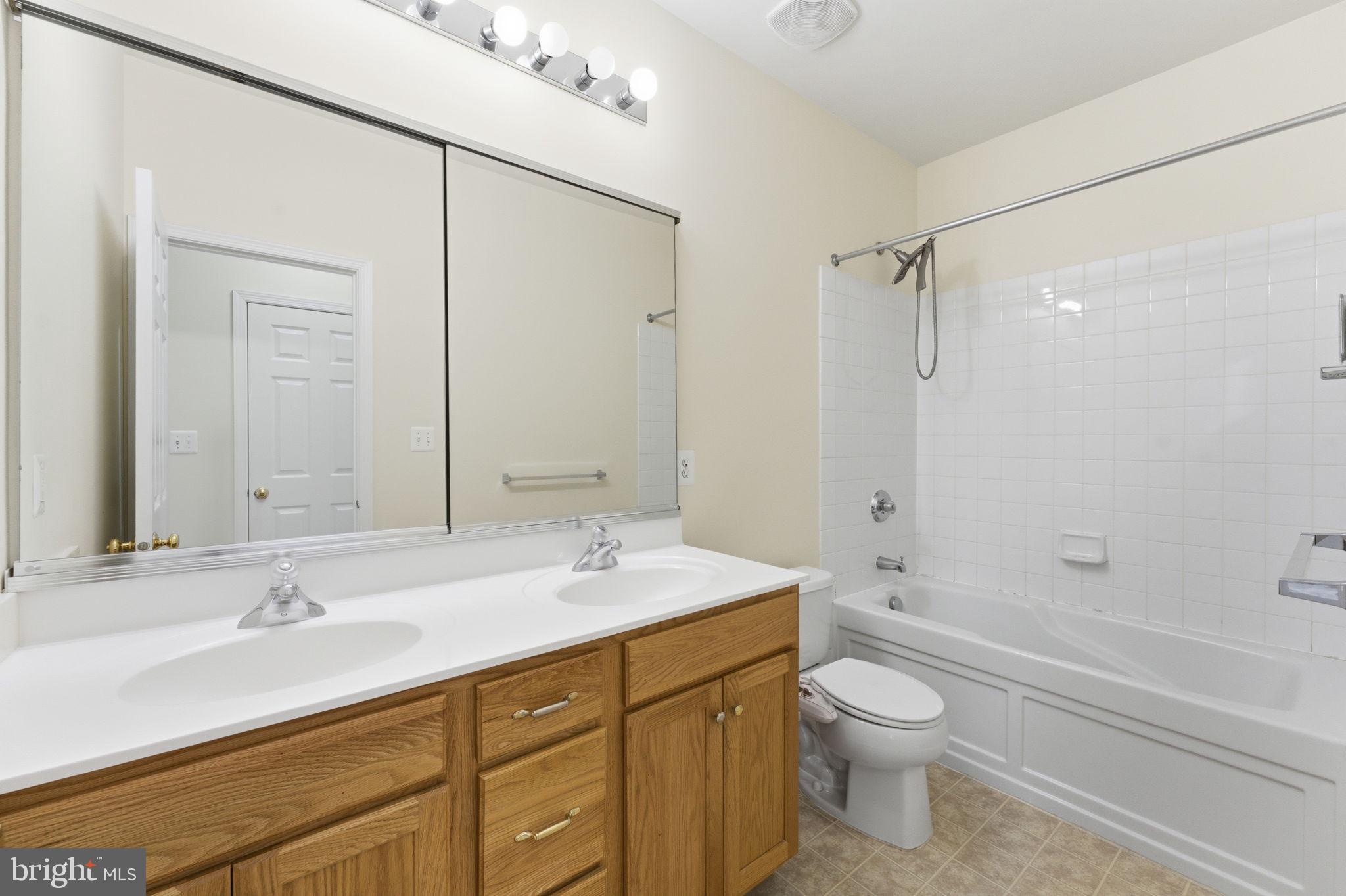 SOUTH RIDING - Residential