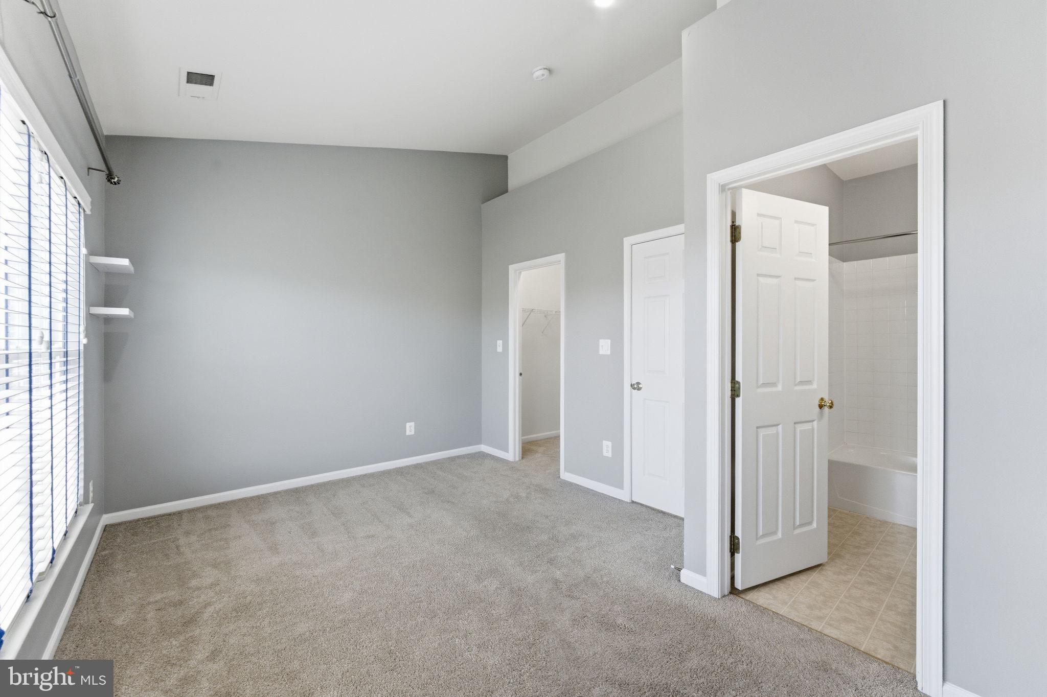 SOUTH RIDING - Residential