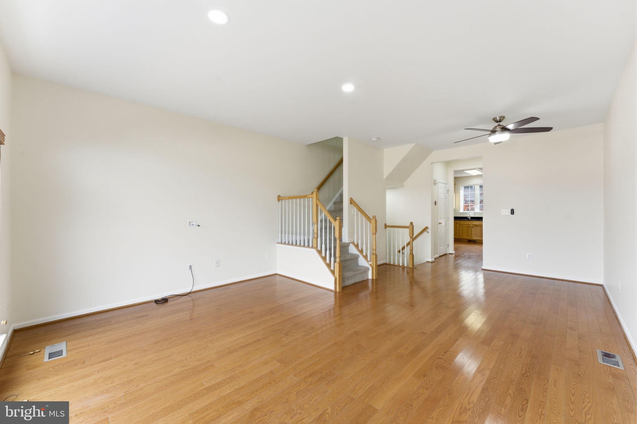 SOUTH RIDING - Residential