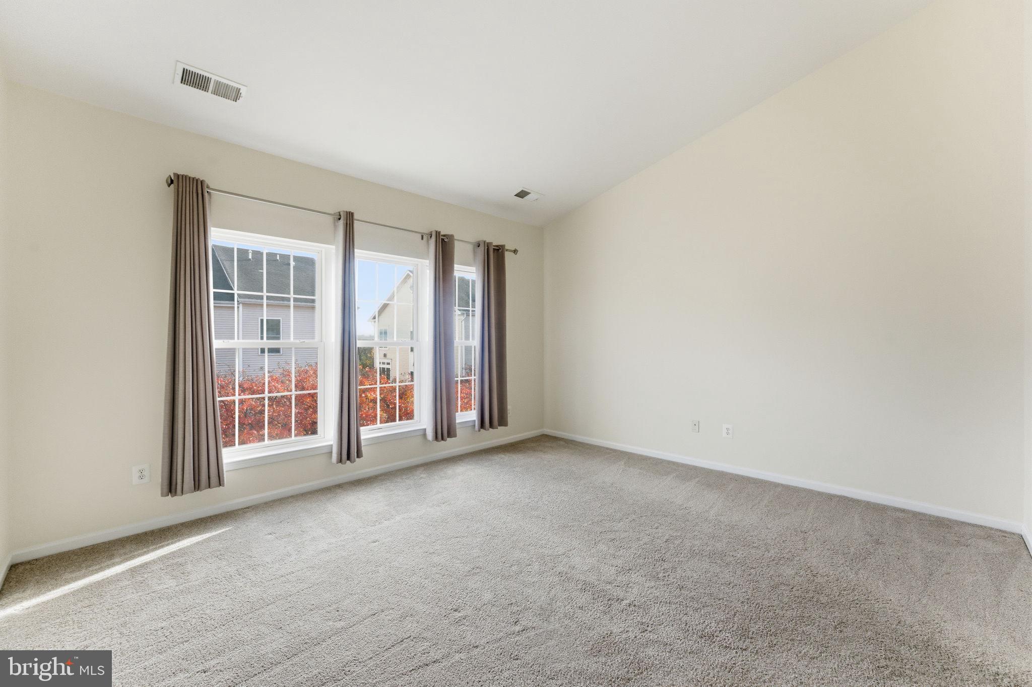 SOUTH RIDING - Residential