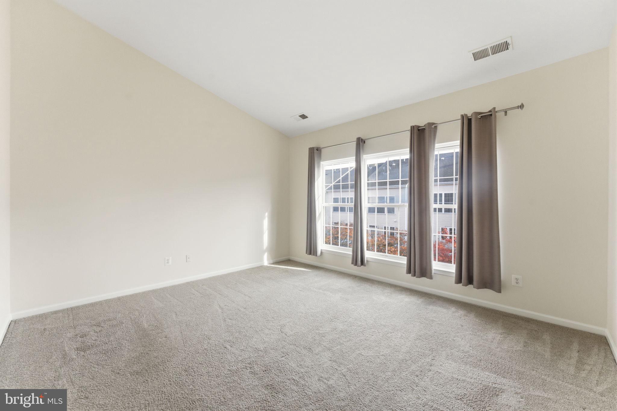 SOUTH RIDING - Residential