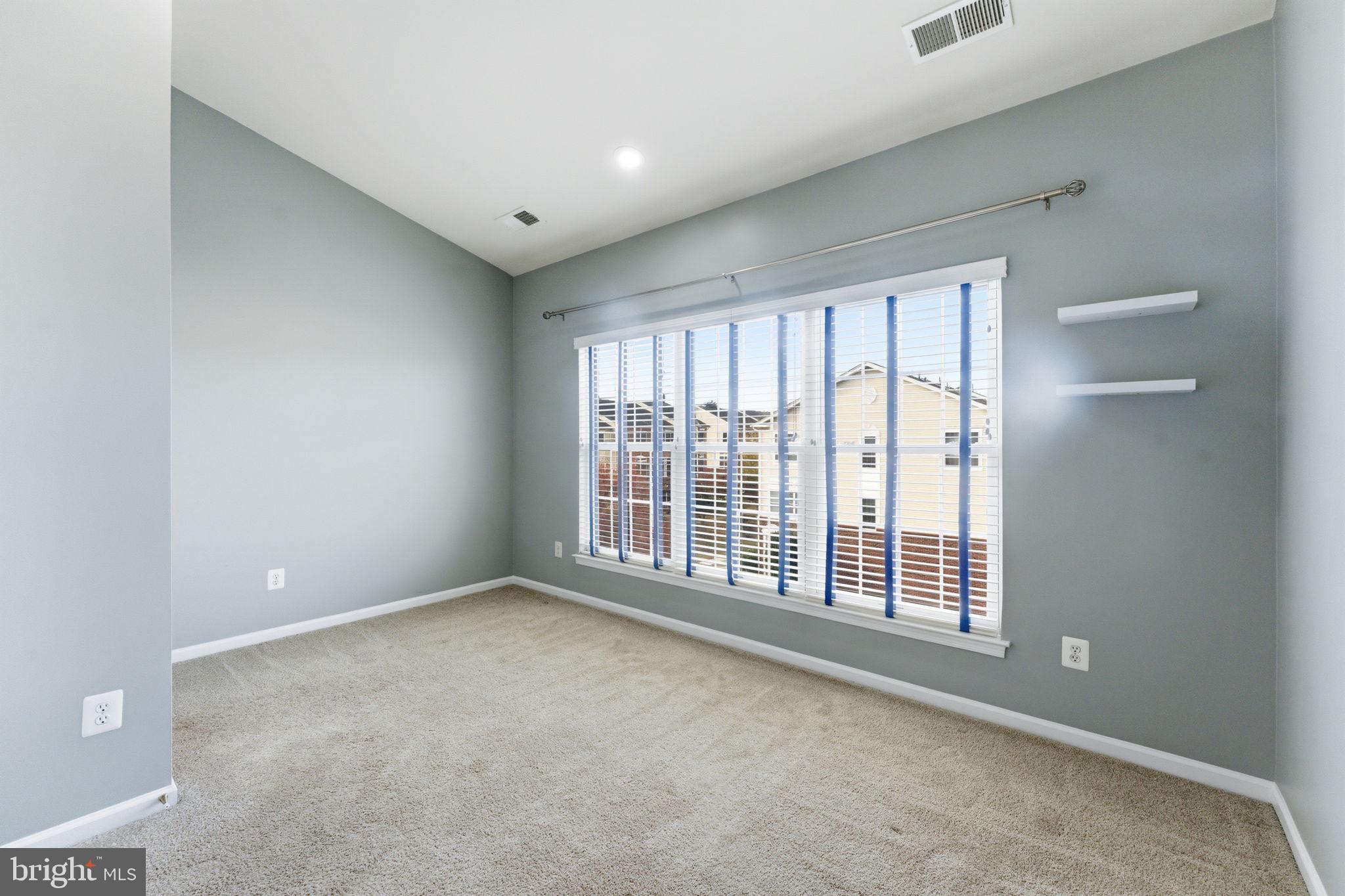 SOUTH RIDING - Residential