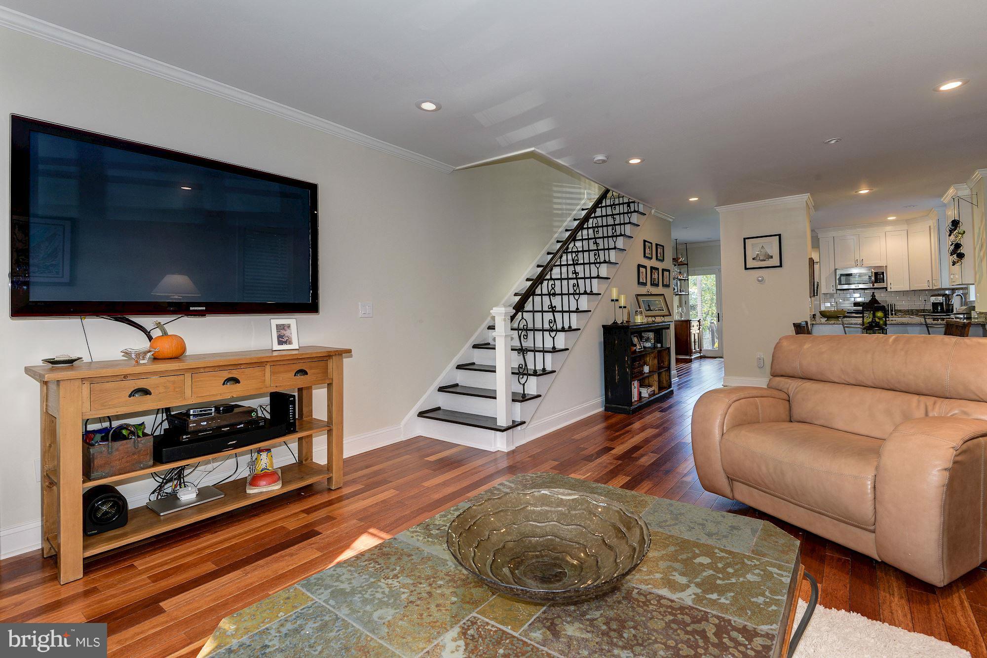 PRESIDENTS HILL - Residential