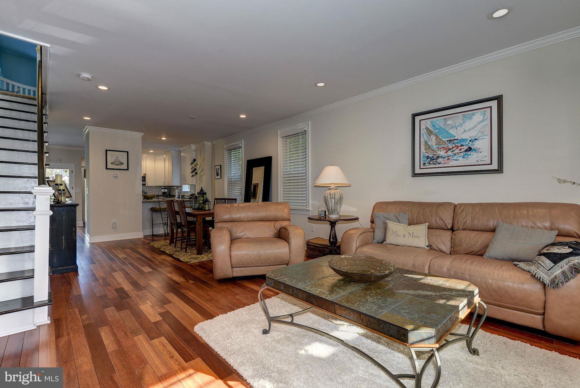 PRESIDENTS HILL - Residential